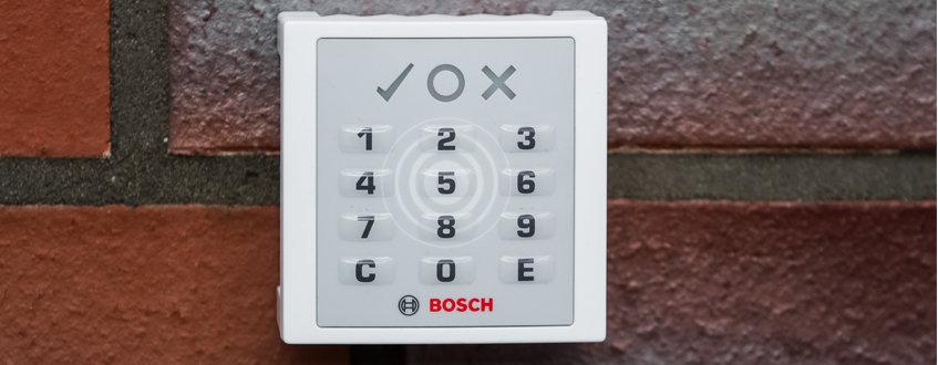 Das Rechenzentrum ist unter anderem durch einen Zugangscode geschützt Tastatur zur Eingabe eines Zugangscodes