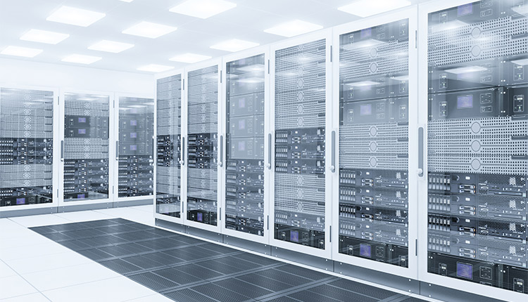 Server sind die beste Alternative zu Webhosting, NAS und Co. Ansicht eines Serverraumes von innen
