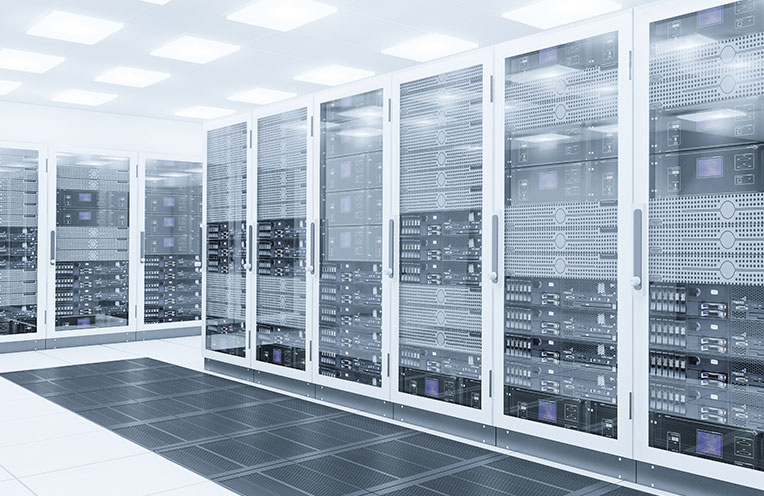 Ansicht eines Serverraumes von innen