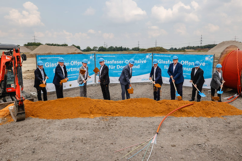 Symbolischer Spatenstich für den Breitbandausbau in Dortmund